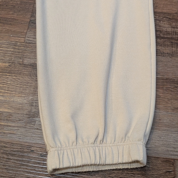 Vuori Boyfriend Cargo Sweatpant Milkweed Heather Sz Small - Picture 4 of 16